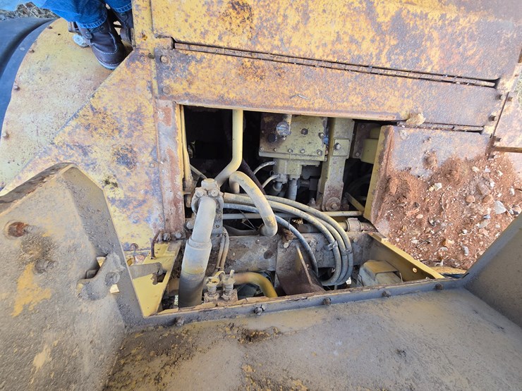 caterpillar-d25c-image-47