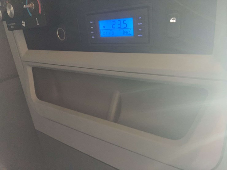 2017-kenworth-t680-image-33