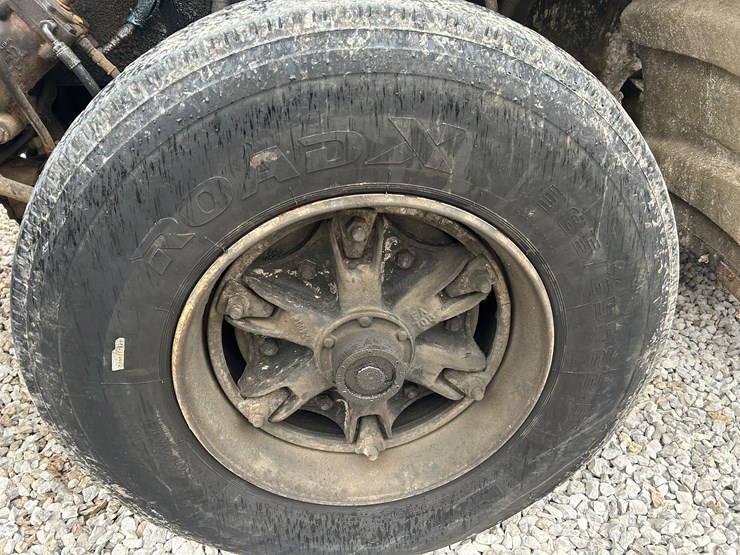 1988-peterbilt-357-image-19