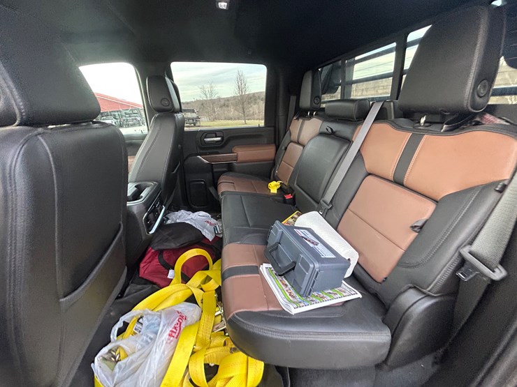 2021-chevrolet-silverado-3500-image-43