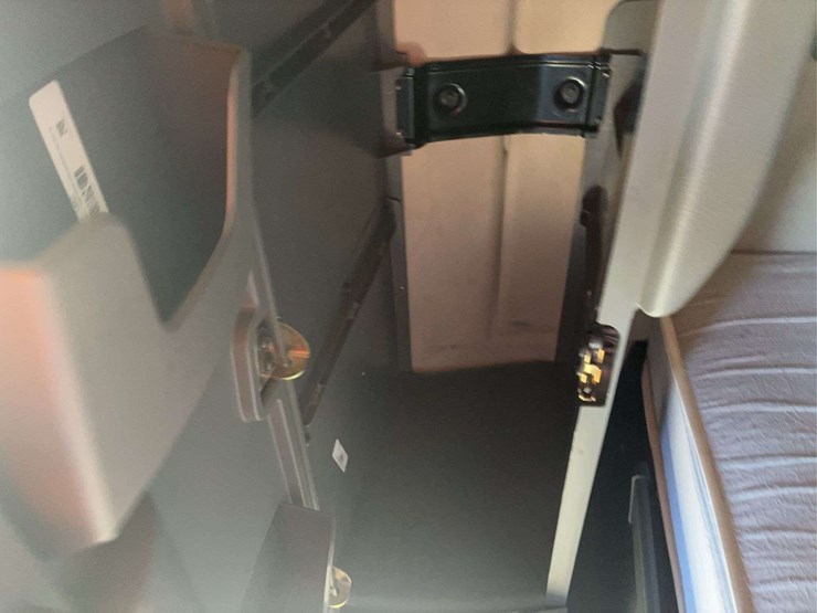 2019-volvo-volvo-vnl-tandem-axle-dual-conventional-new-generation-tractor-truck-image-40