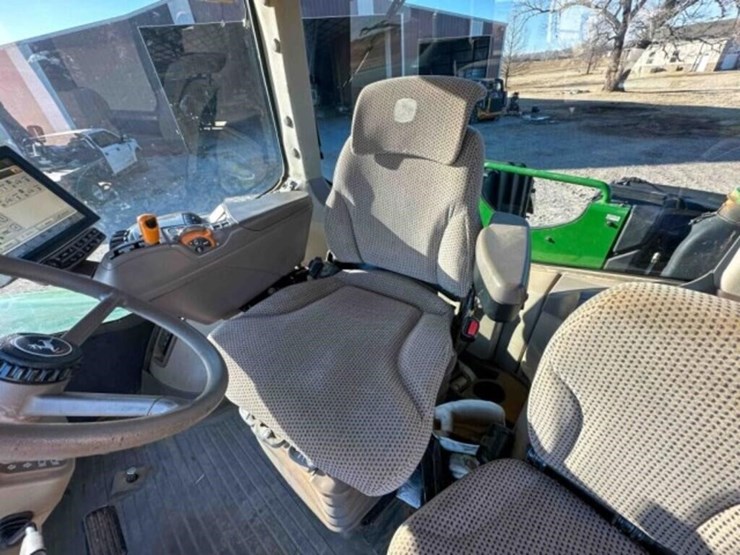 2017-john-deere-9520r-image-34