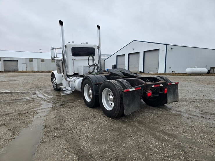 2007-peterbilt-379-image-14
