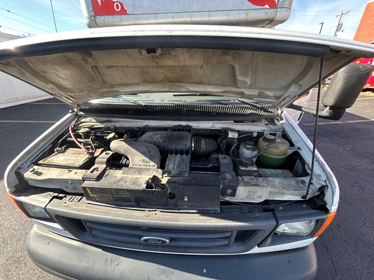 2006-ford-e450-image-36