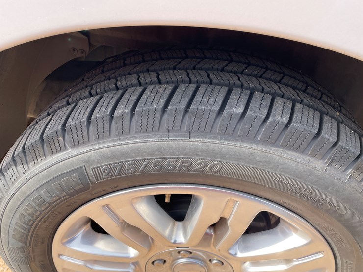 2013-ford-expedition-limited-image-25