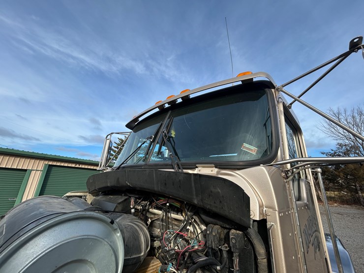 2001-kenworth-t800-image-82