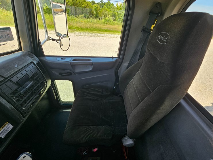 2012-peterbilt-382-image-82