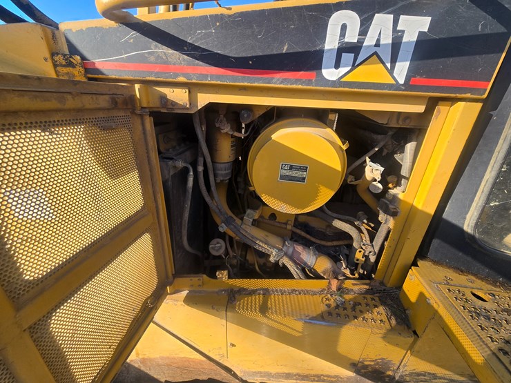 2002-caterpillar-d6r-image-30
