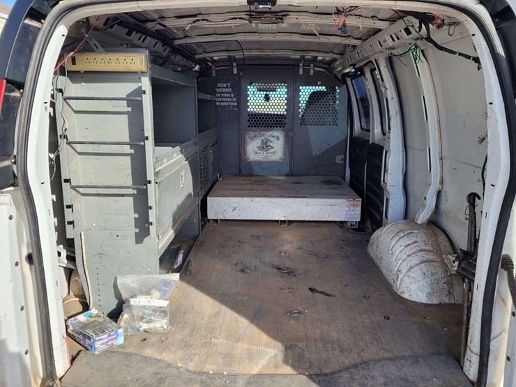 2005-chevrolet-express-1500-image-10