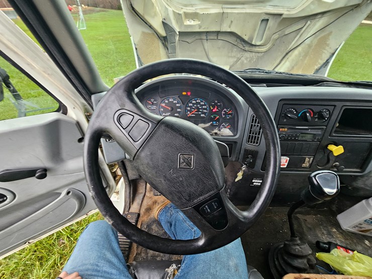 2002-international-durastar-4400-image-62