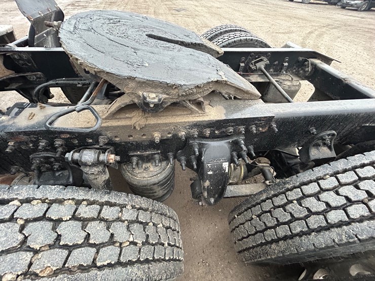 2015-freightliner-cascadia-125-image-93