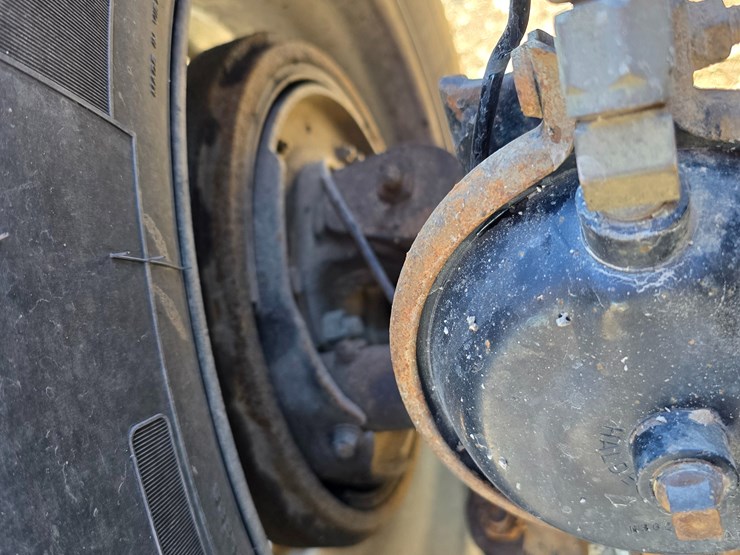 2008-peterbilt-388-image-27