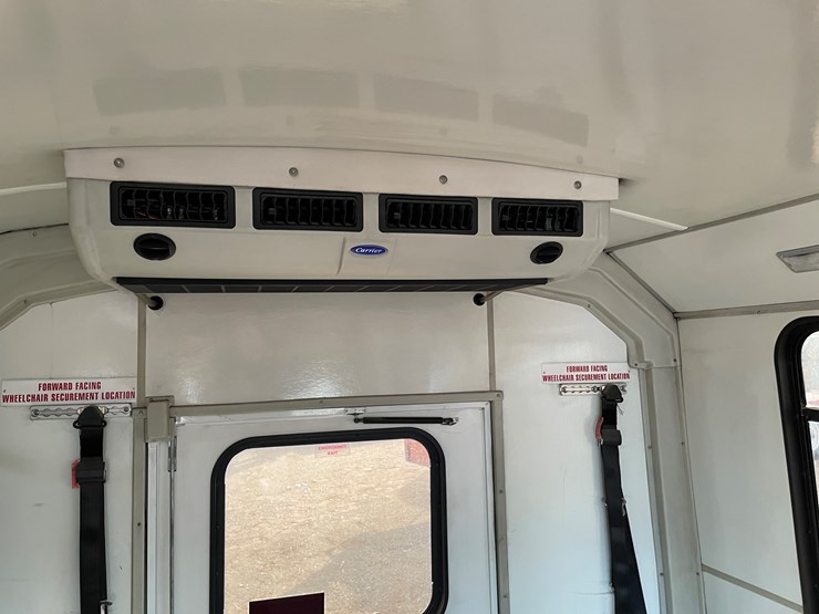 2009-ford-e350-image-22