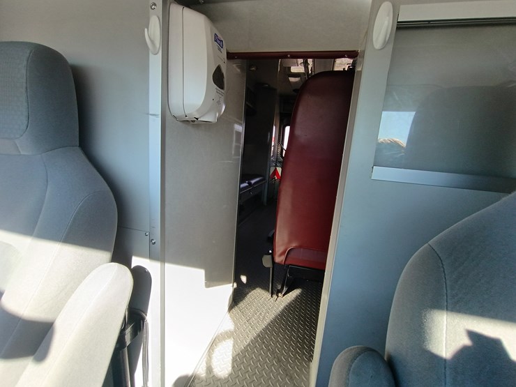 2009-ford-e450-image-58