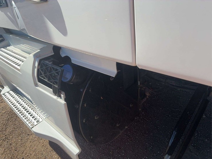 2019-volvo-volvo-vnl-tandem-axle-dual-conventional-new-generation-tractor-truck-image-6