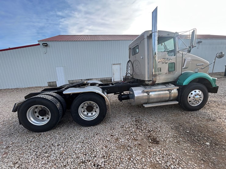 2001-kenworth-t800-image-26