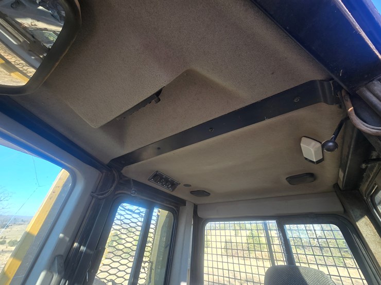 2002-caterpillar-d6r-image-38