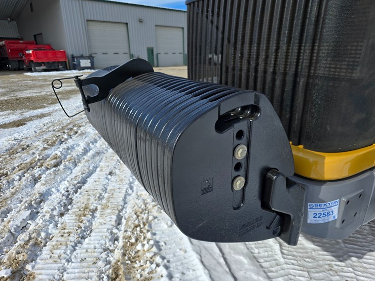 2003-challenger-mt855-image-29