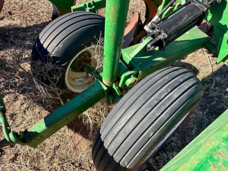 blanchat-10-bottom-plow-image-14