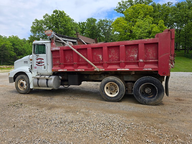 1994-mack-ch613-image-11