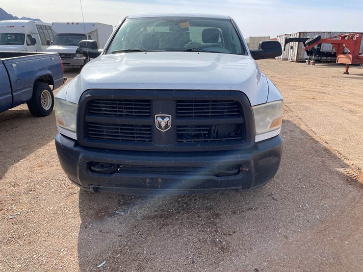 2012-dodge-2500-image-2