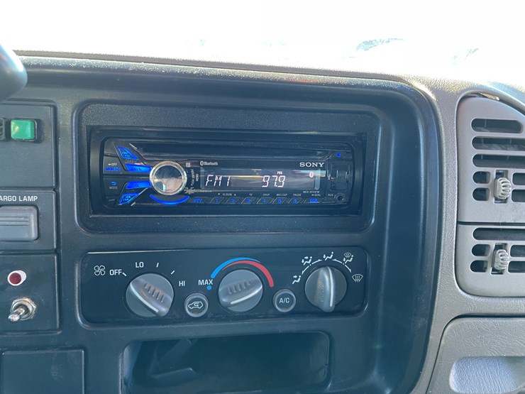 1997-chevrolet-k2500-image-25