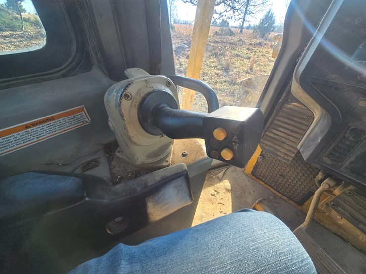 2002-caterpillar-d6r-image-47