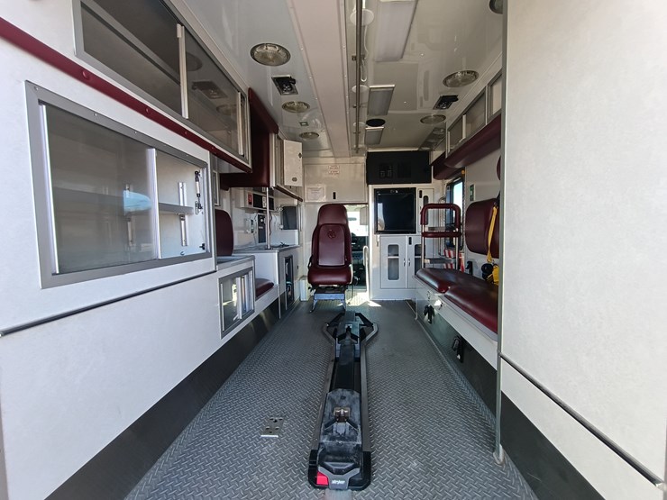 2009-ford-e450-image-61