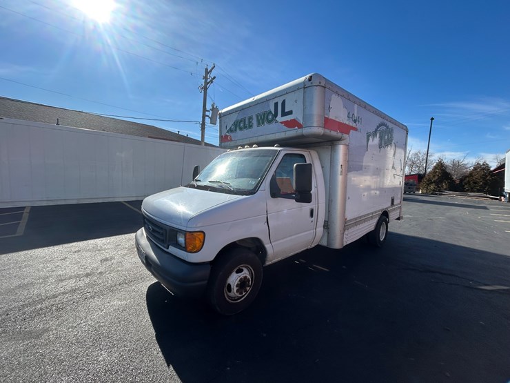 2006-ford-e450-image-2