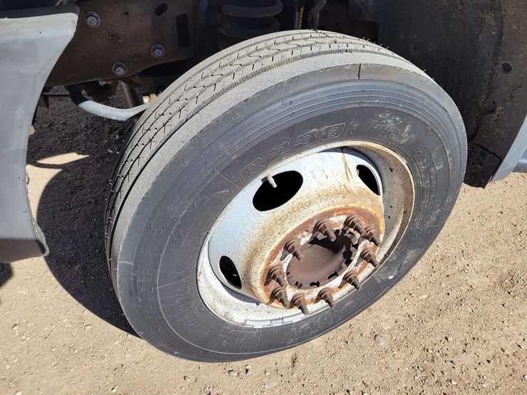 2005-ford-f550-image-25