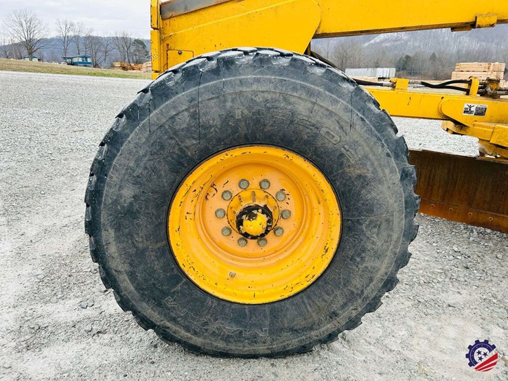 2003-volvo-g710b-image-15