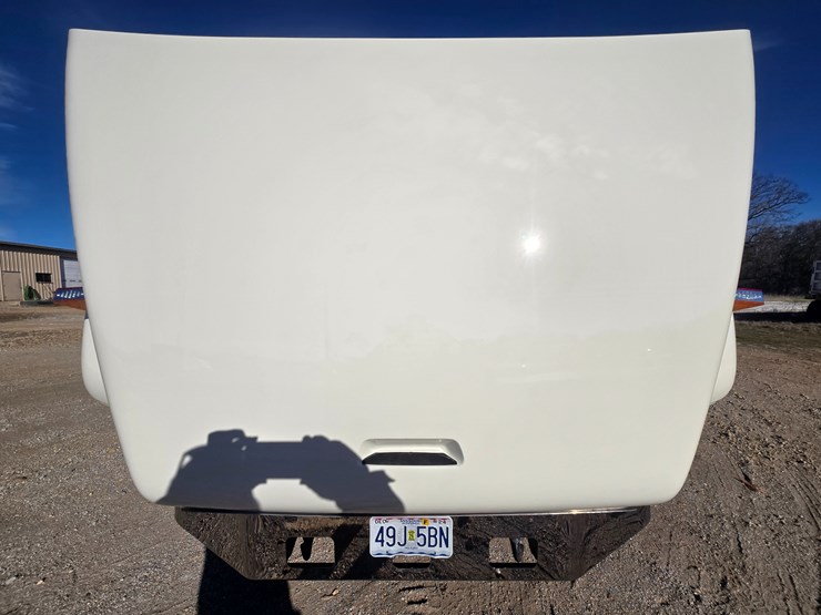 1996-freightliner-fl70-image-37