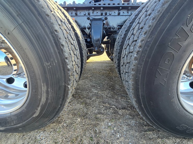 2012-freightliner-cascadia-113-image-85