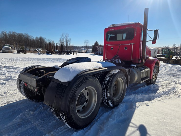 1996-peterbilt-385-image-19