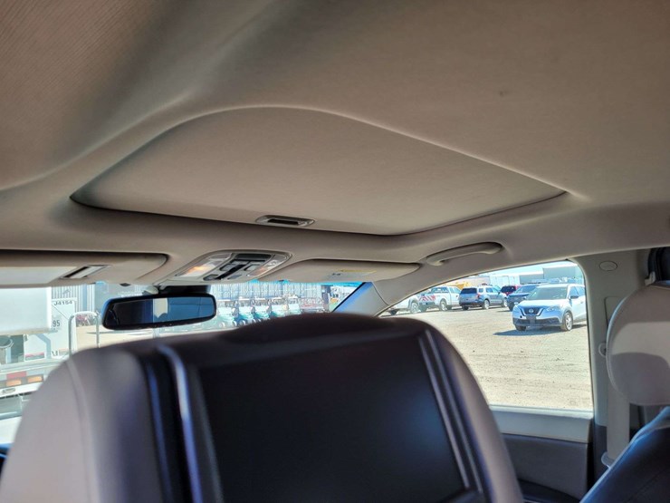 2016-kia-sedona-image-10