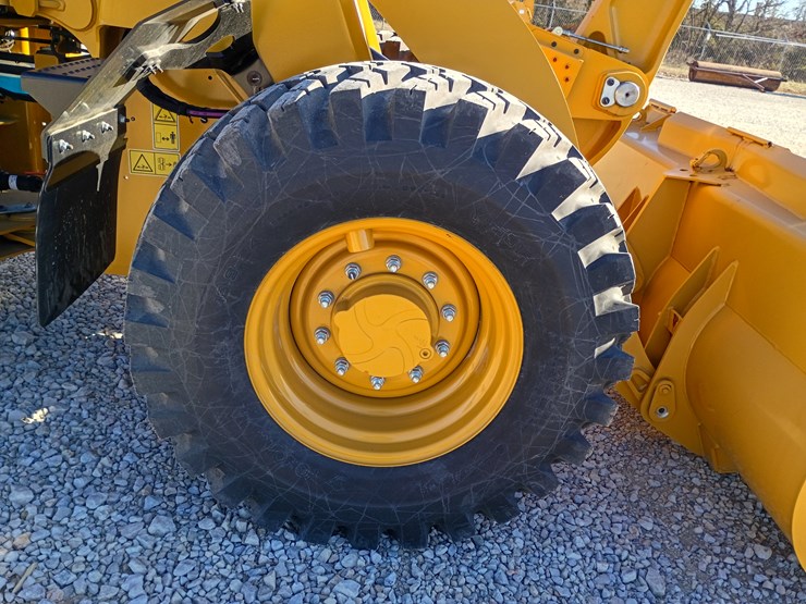 2023-caterpillar-910-image-77