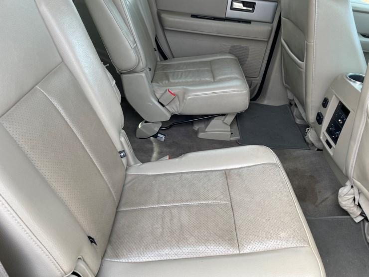 2013-ford-expedition-limited-image-27