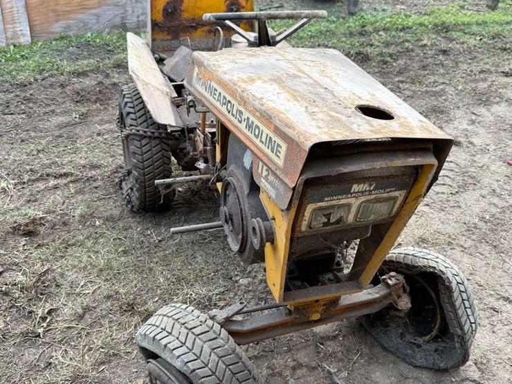 minneapolis-moline-112-image-22