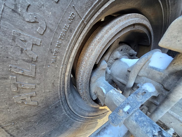 2012-freightliner-coronado-132-image-99