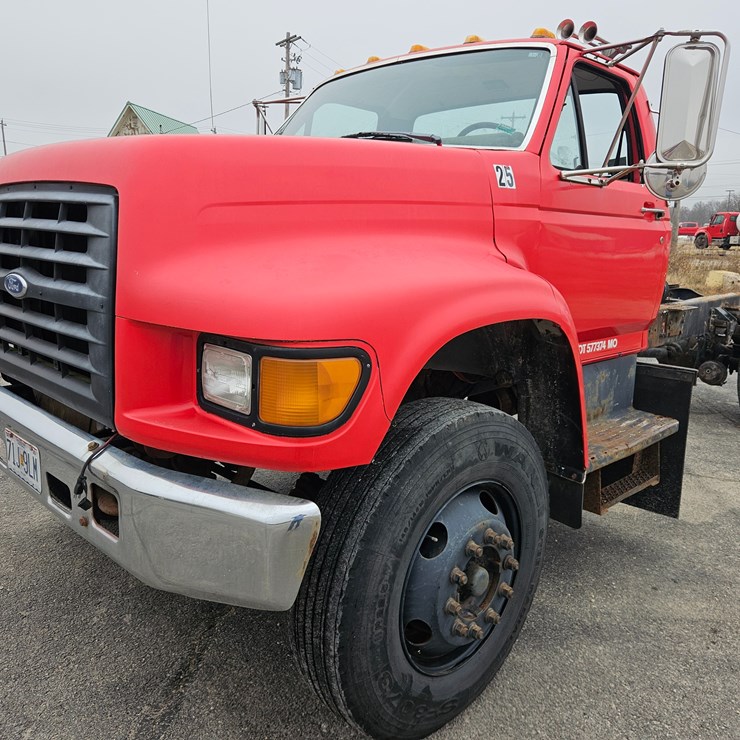 1998 FORD F700