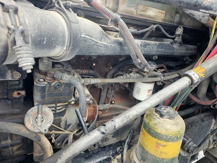 2007-freightliner-columbia-120-image-33