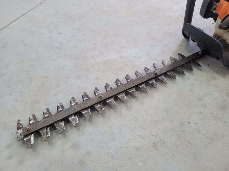 stihl-hs45-hedge-trimmer-image-6