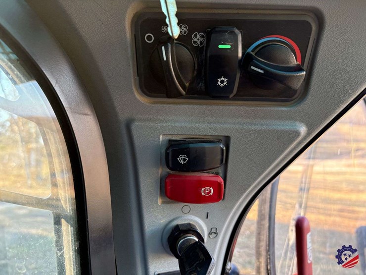 2020-caterpillar-289d3-image-52