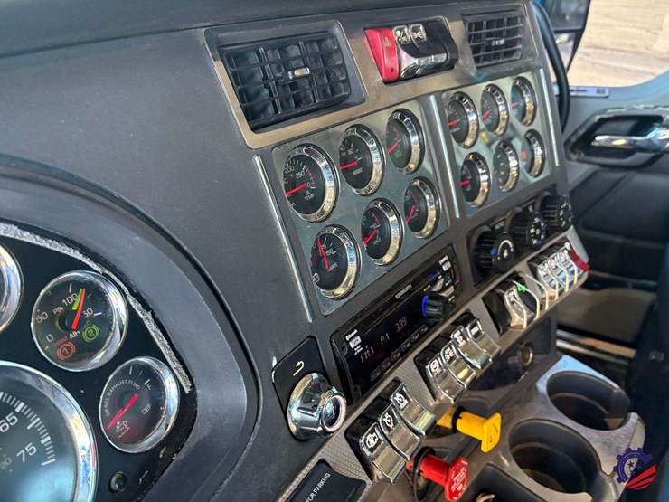 2020-kenworth-t880-image-72