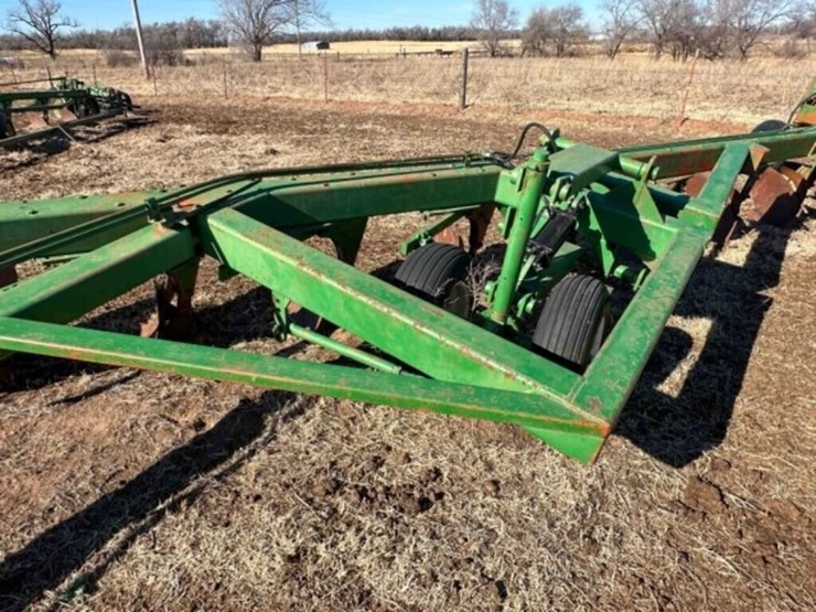 blanchat-10-bottom-plow-image-12