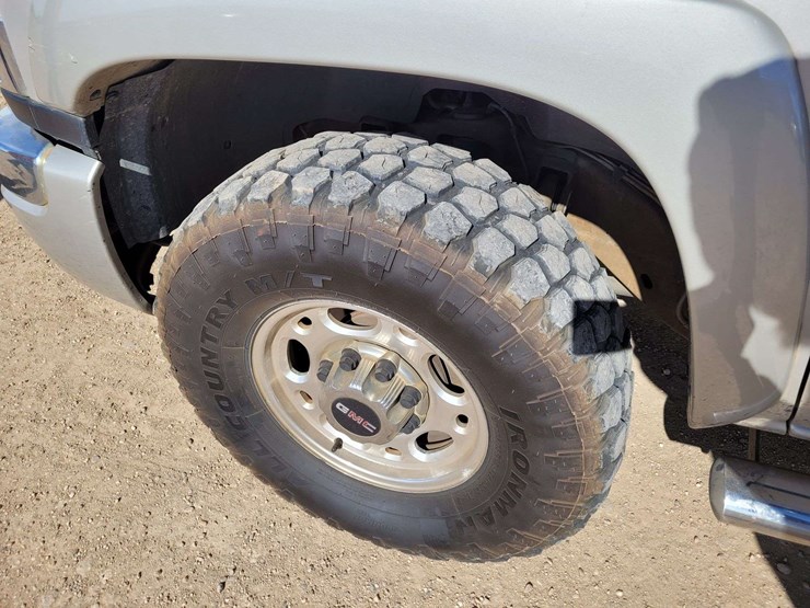 2005-gmc-sierra-2500-image-17