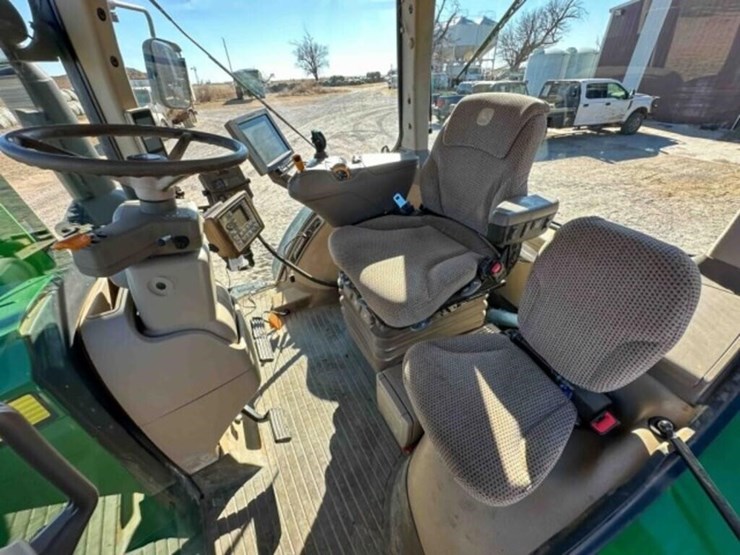 2016-john-deere-7230r-image-28