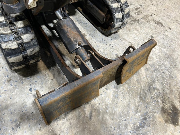 2022-bobcat-e10-image-11