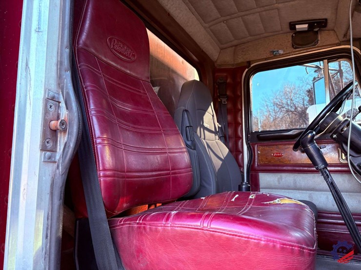 1999-peterbilt-357-image-41