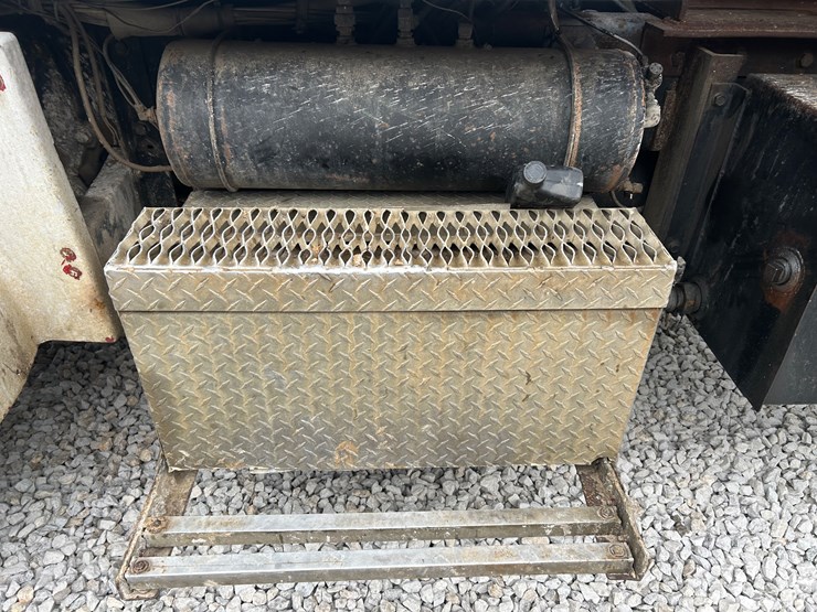 1988-peterbilt-357-image-60